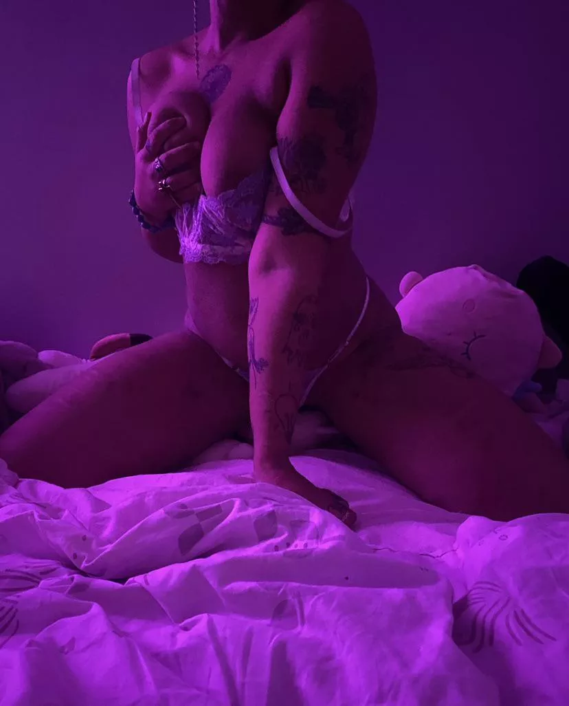 U like how purple looks on my skin? 🙇🏽‍♀️ posted by -GUS___