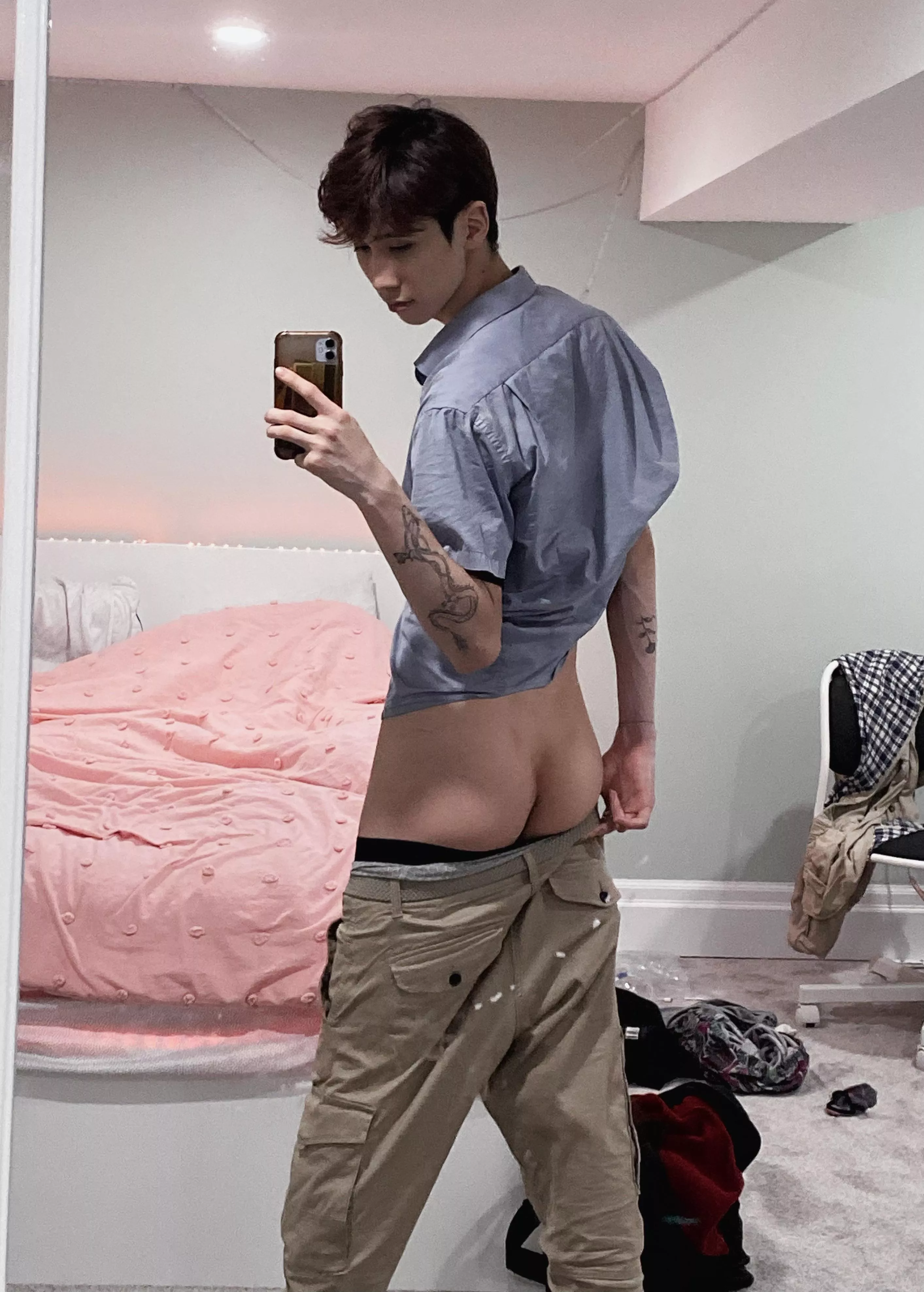 U like skinny dudes with small asses posted by Onlinedilf