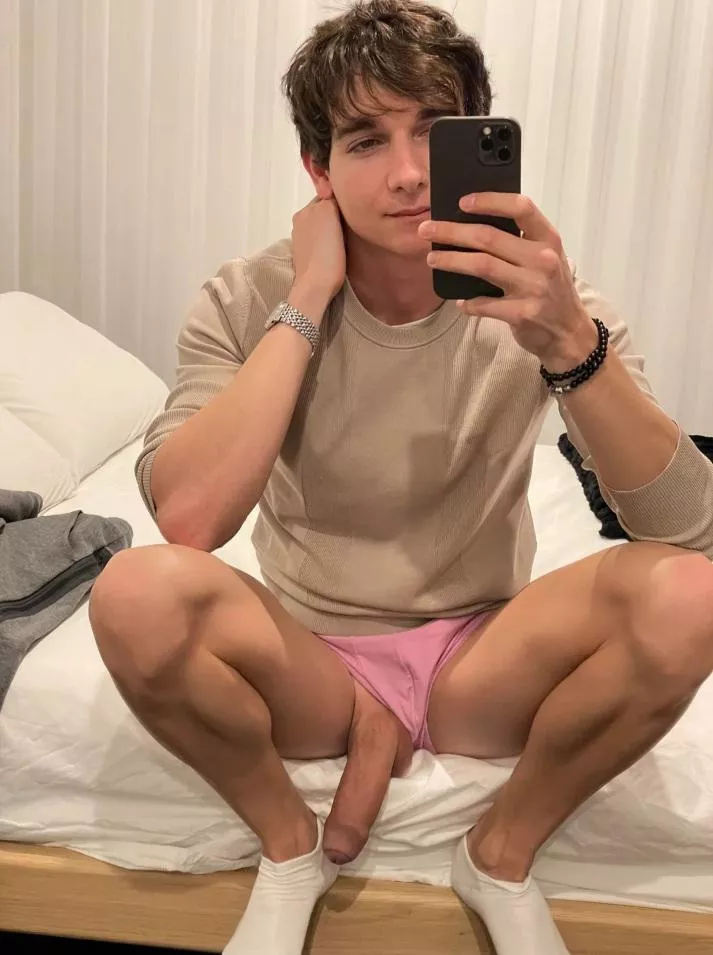 u wanna get spoiled ?? hmu now posted by dannyd45_