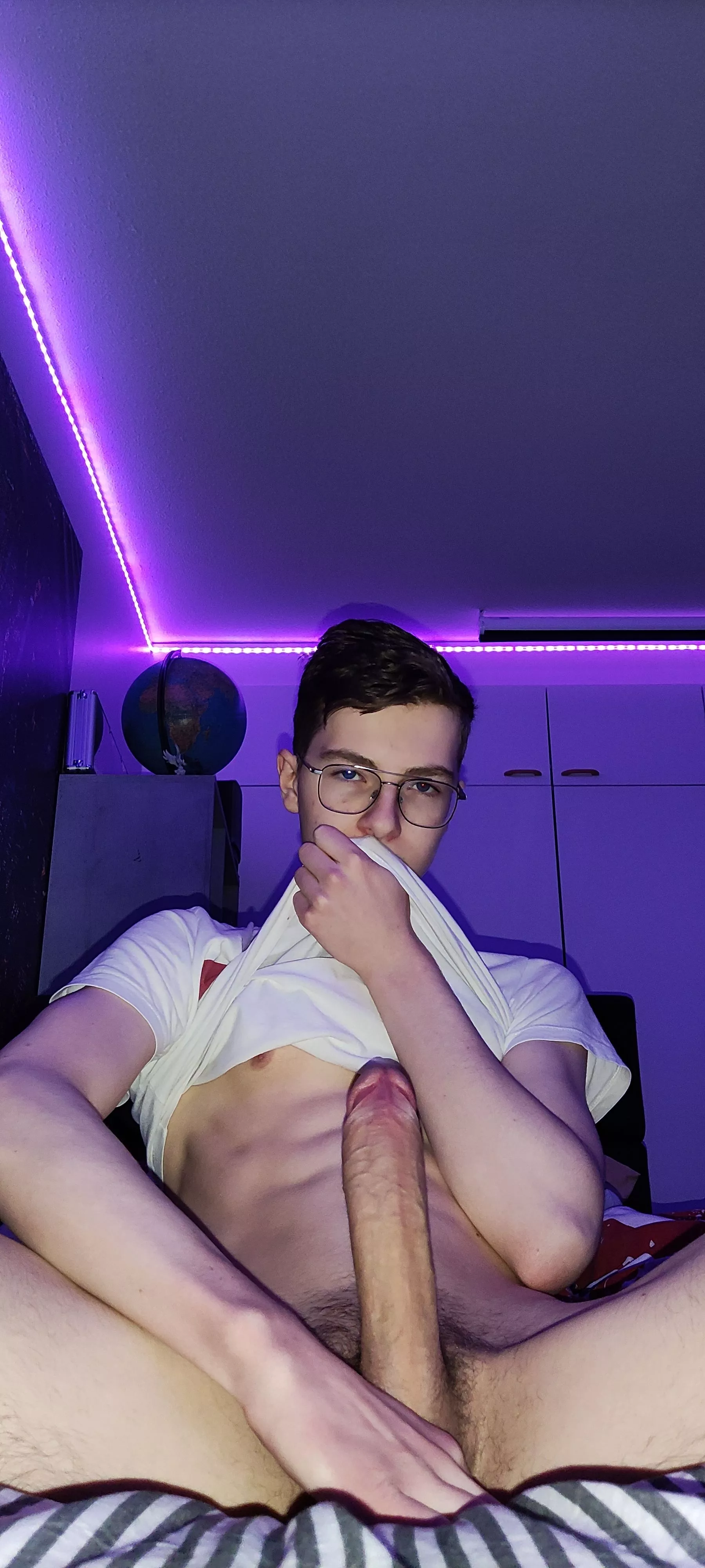 ugh so horny posted by ppboy54