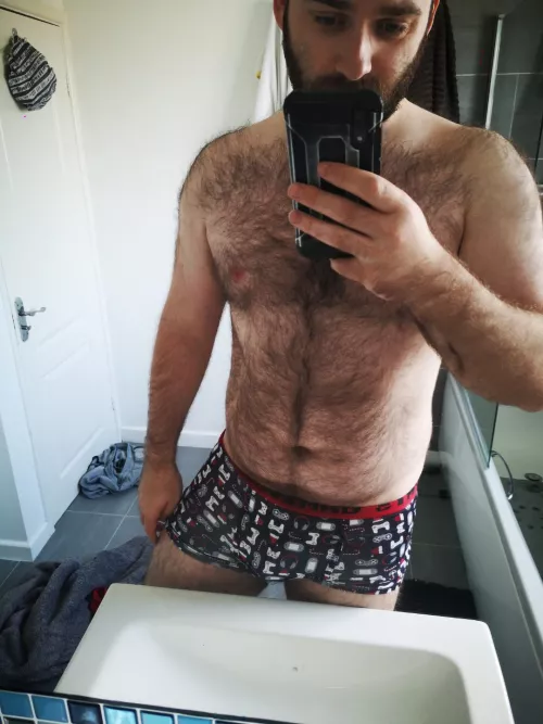 UK dad. What do you think of this dad bod? by PigeoNFeatureSs
