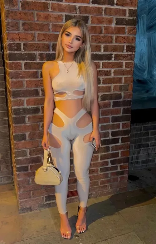 ultra tight outfit by 10baremain