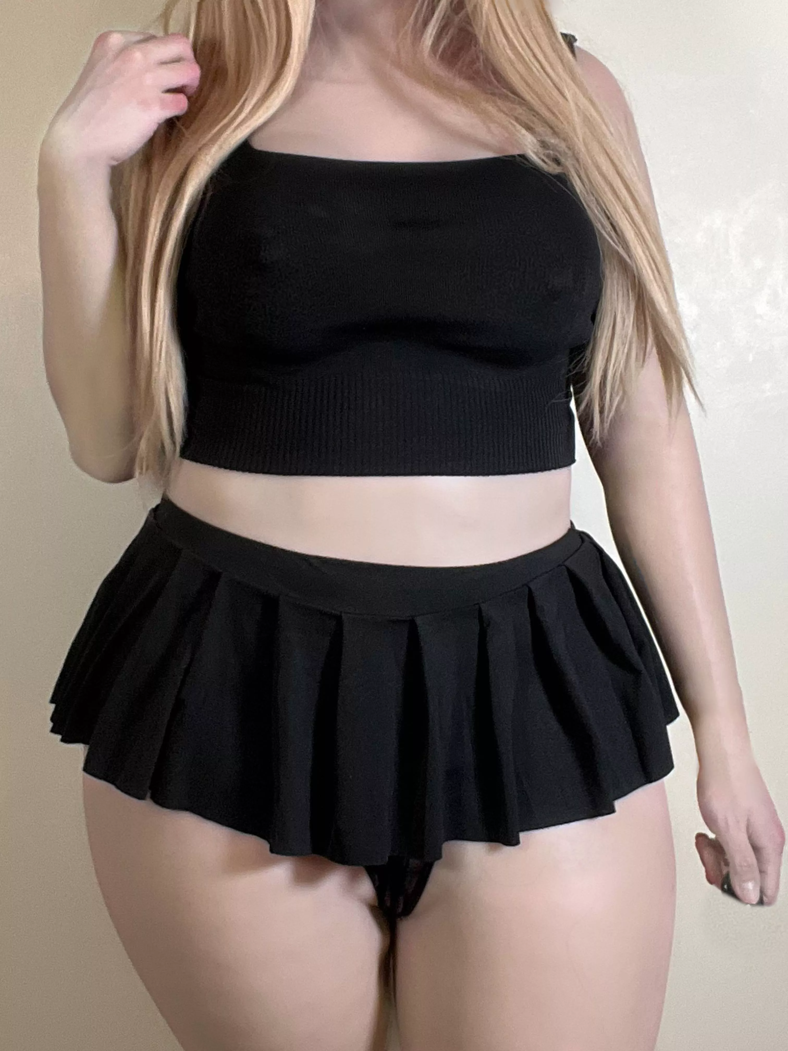 Umm, isn't this skirt a bit too short posted by queenelendelle