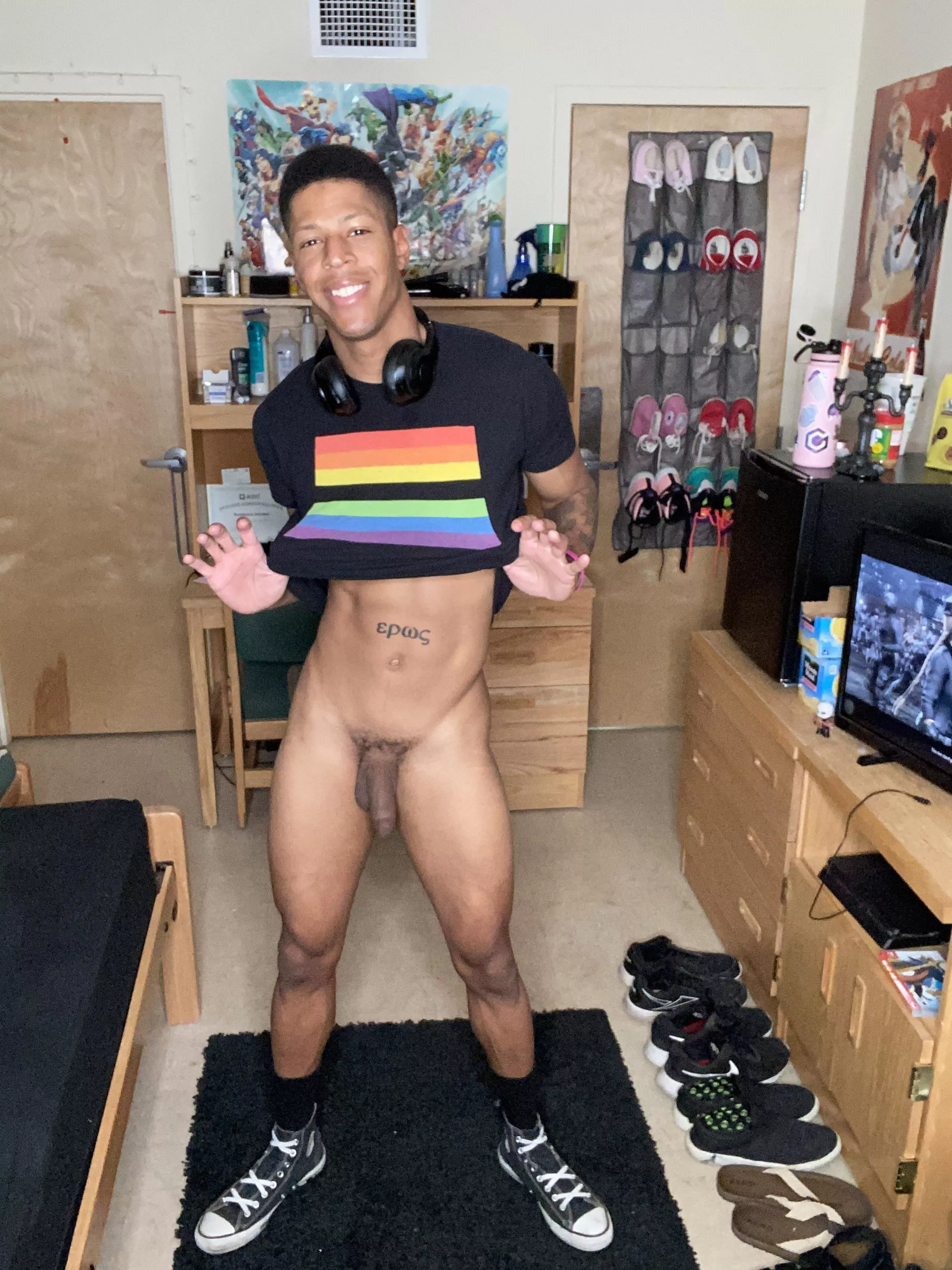 Uncut black/italian posted by Hexxellent95