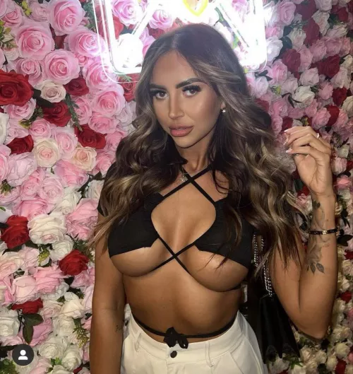 Underboob by pingustan