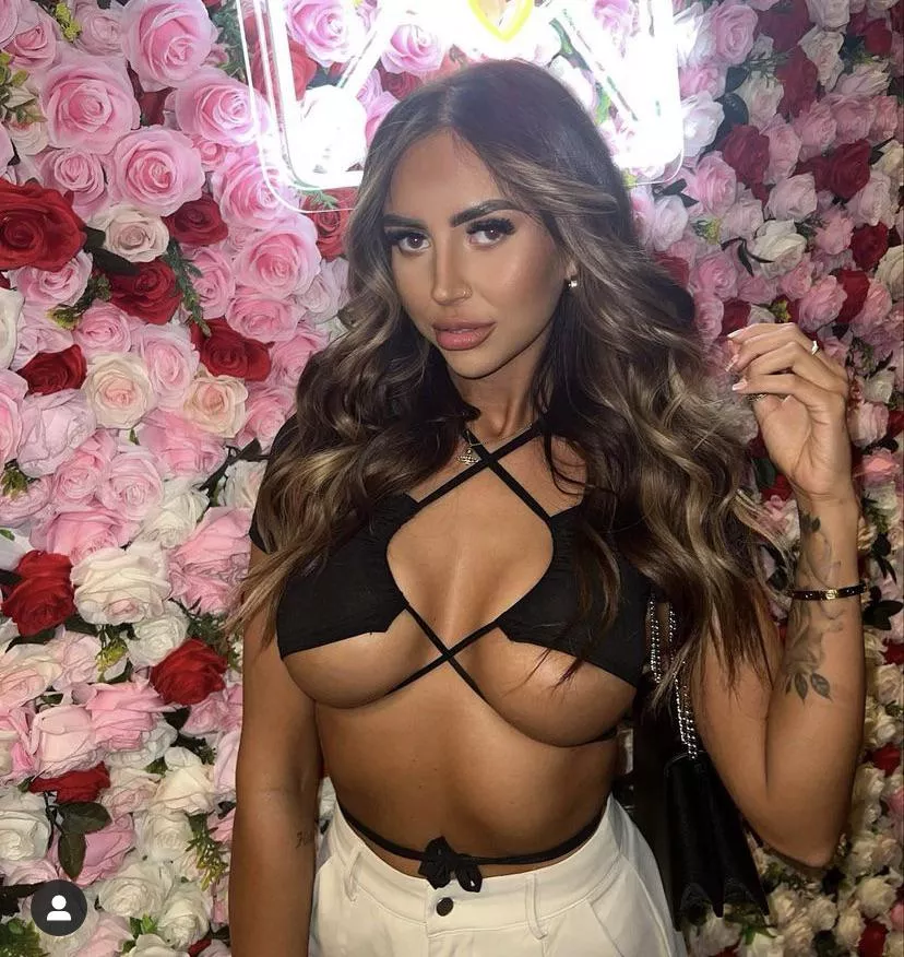 Underboob posted by pingustan