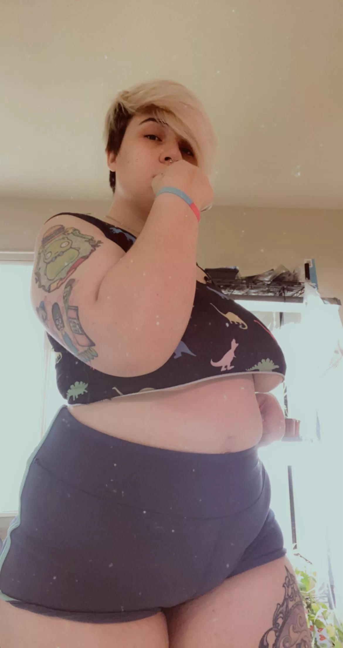 Underboob included ✨ posted by thebrattylilkitten