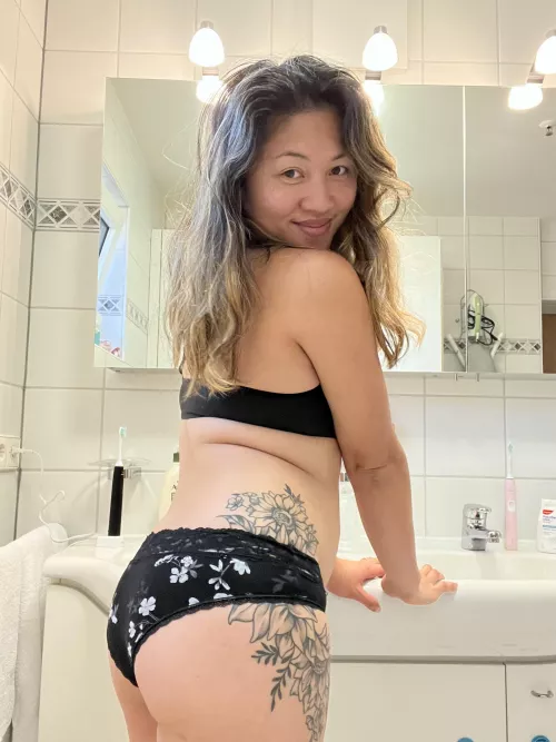 Undies of the day 😜 by sexyasianwife29