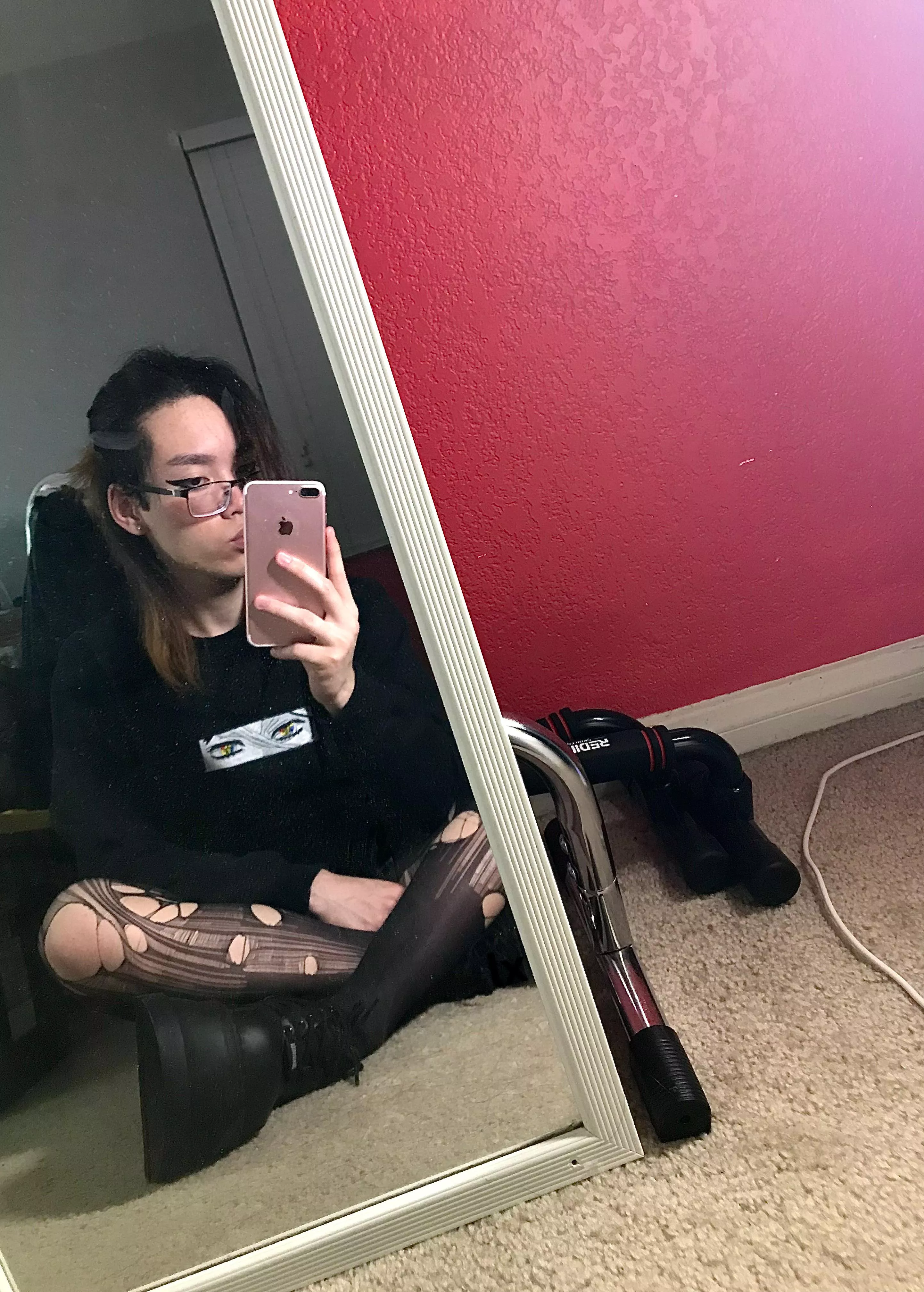 unfortunate smudge of the mirror :( posted by PM_KAYN_FEET