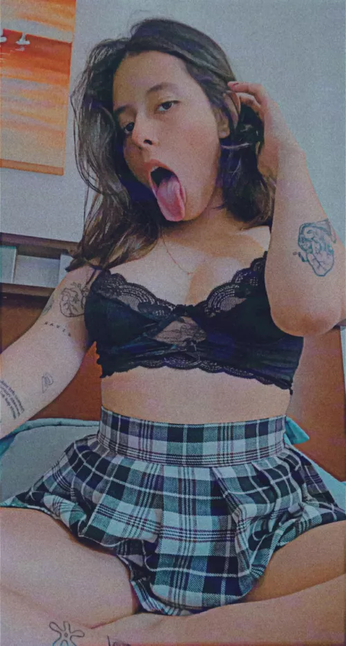 Unload on me by alesomozaa