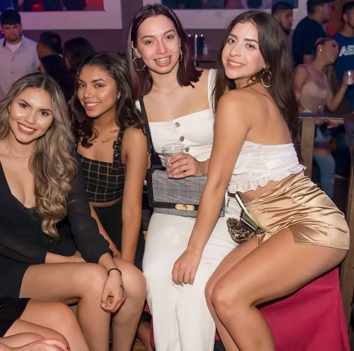 Uno dos tres cuatro [4] posted by Chaturbater1