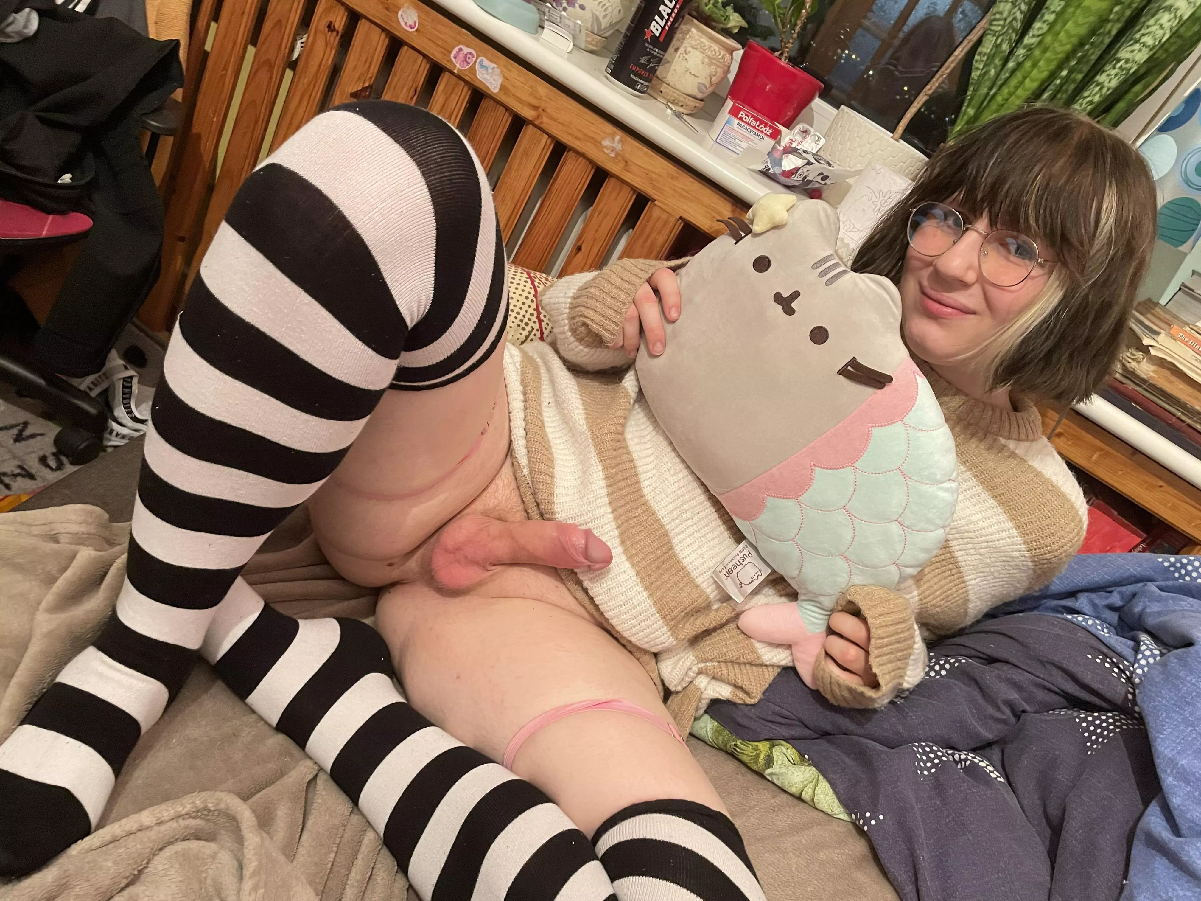 Unowned pet ready for some fun~ posted by Sluttymon