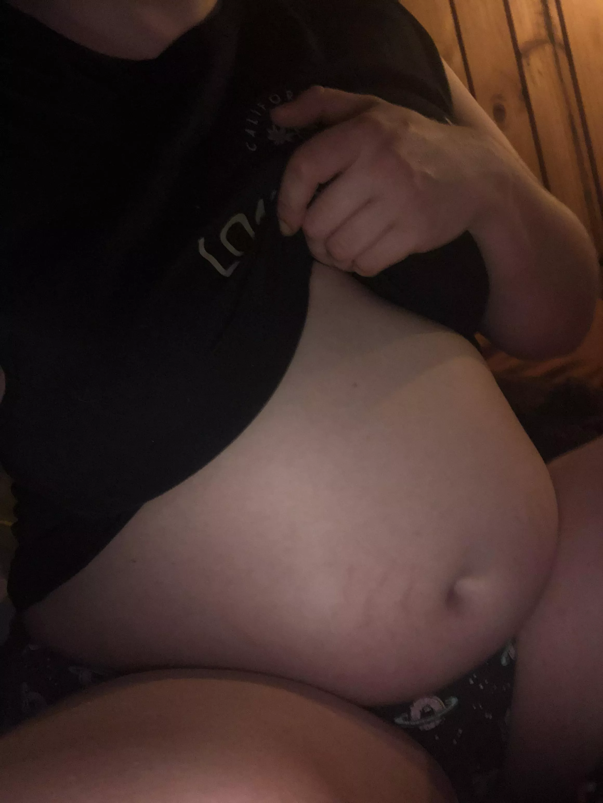 update i got hungry and chugged a strawberry milk with a sausage roll 🥰 can i fit in some donuts? posted by tubbyphant