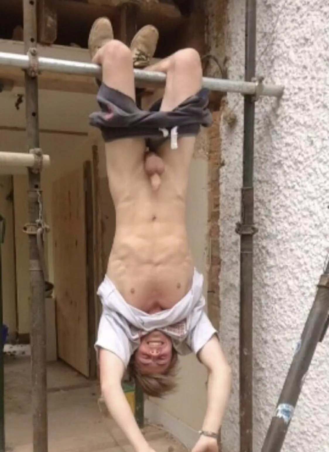 Upside down posted by Mlefty420