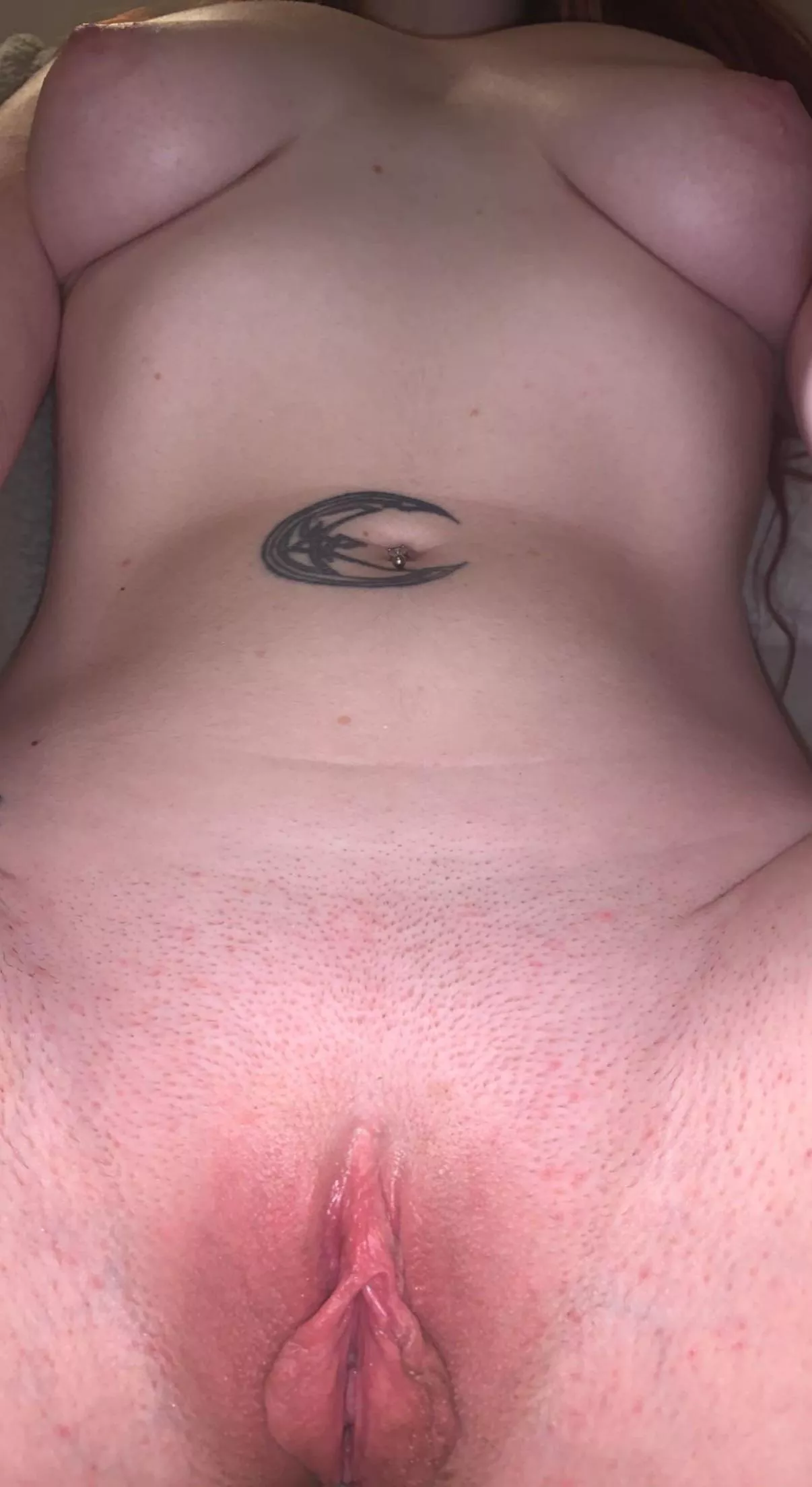 upvote if i can send you live nudes;) posted by Lilithscarletred