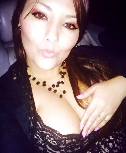 upvote if you wanna fuck my mom's face by ayyu5