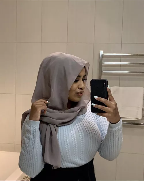 Upvote if you want to see her bj vids by nasmas3000