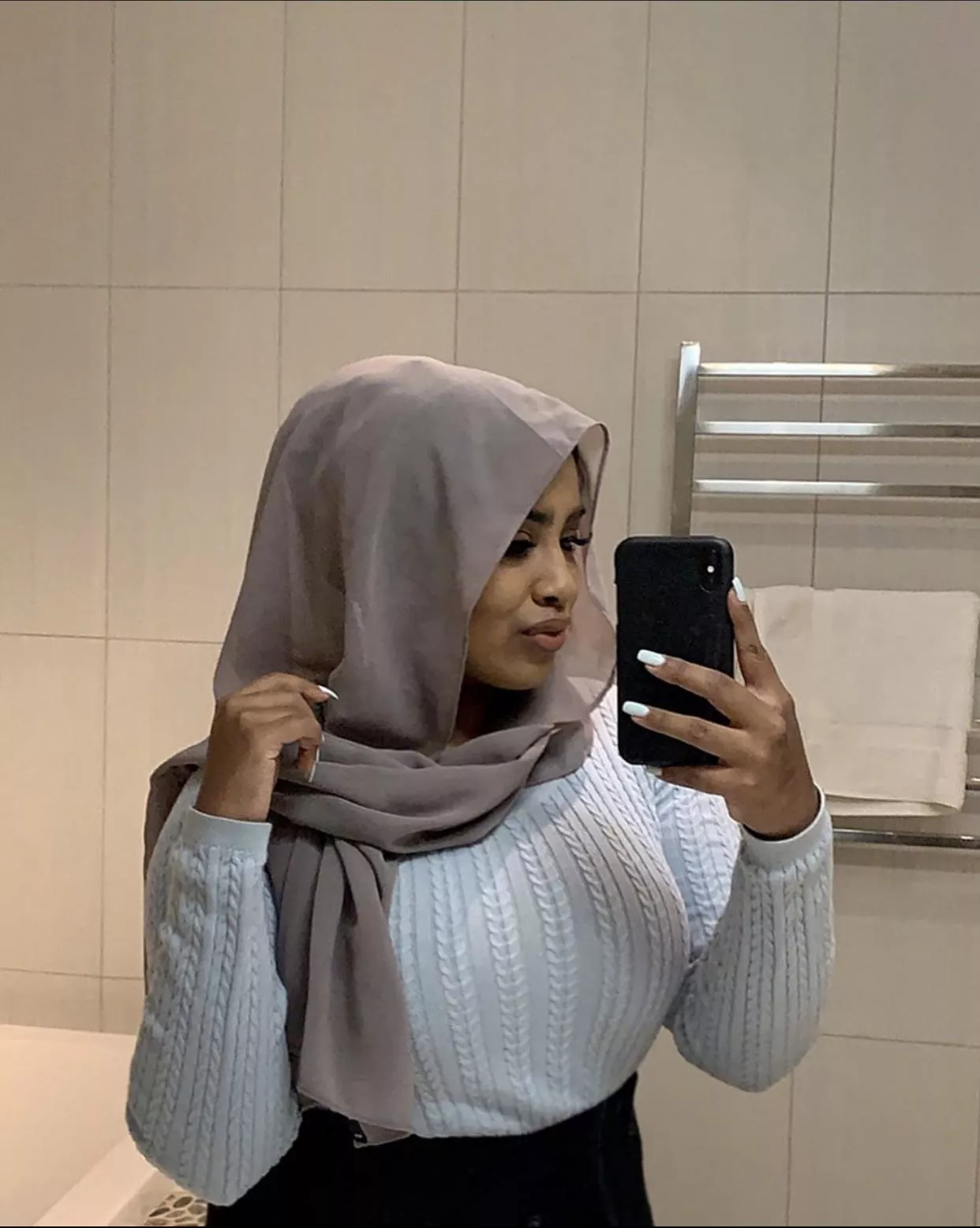 Upvote if you want to see her bj vids posted by nasmas3000