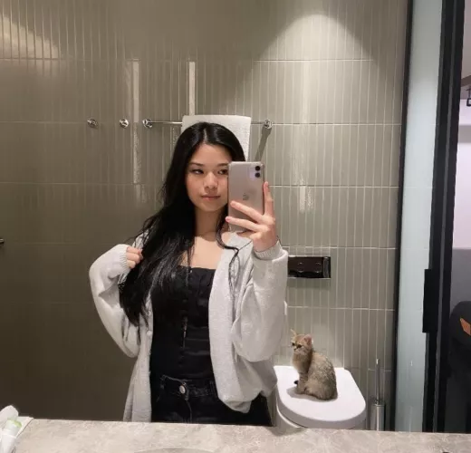 Upvote if your keen on her nudes by anonymous25675