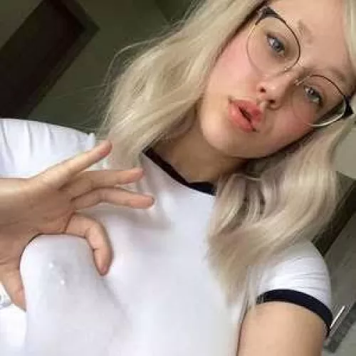 Upvote mommy and get ready to be spanked,dominate and collar with me on Snapchat:Mommyclara24 by mistressellie41