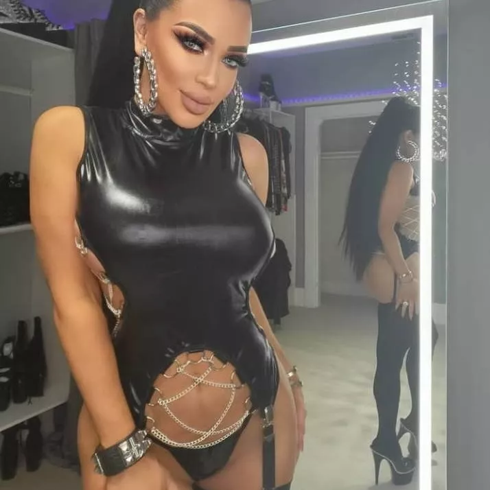 upvote 💋💋💋 posted by mistress_katie57