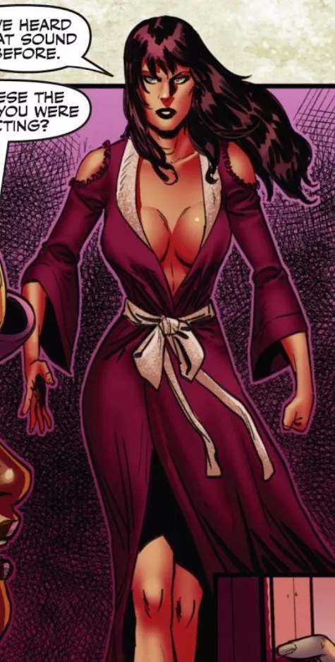 Vampi's Robe [Legenderry: Vampirella #3] posted by lordhater1
