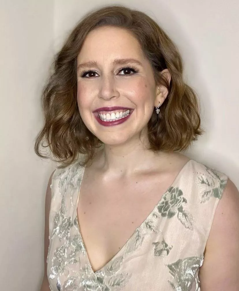 Vanessa Bayer posted by hayley7010