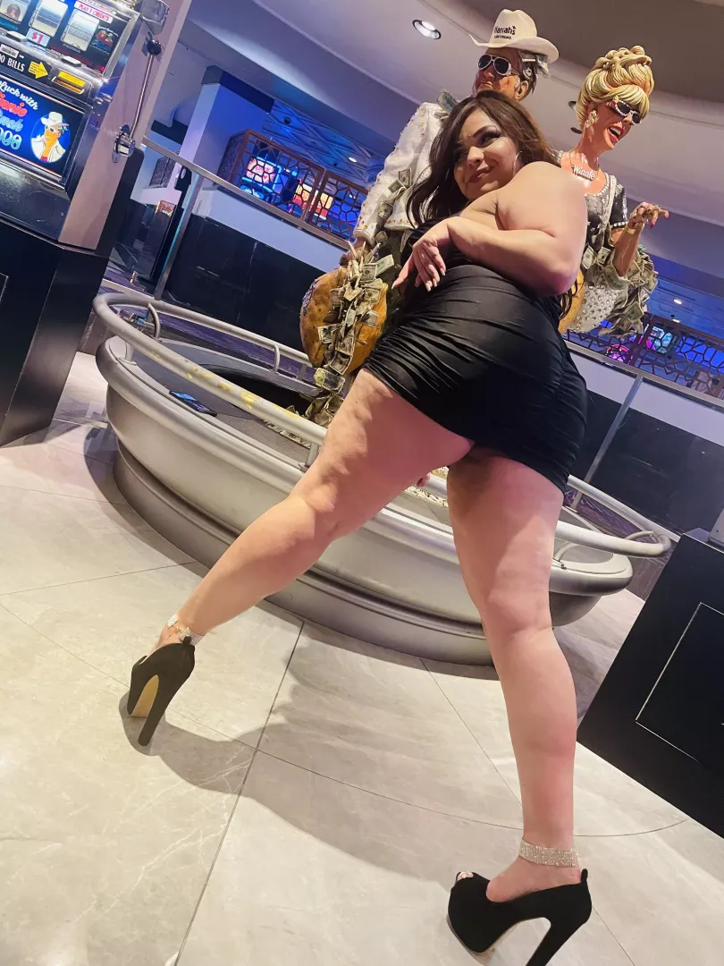 Vegas things posted by Sharedwifeeamara
