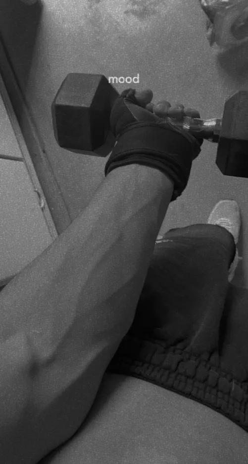 Veins popping! 💥 by August117