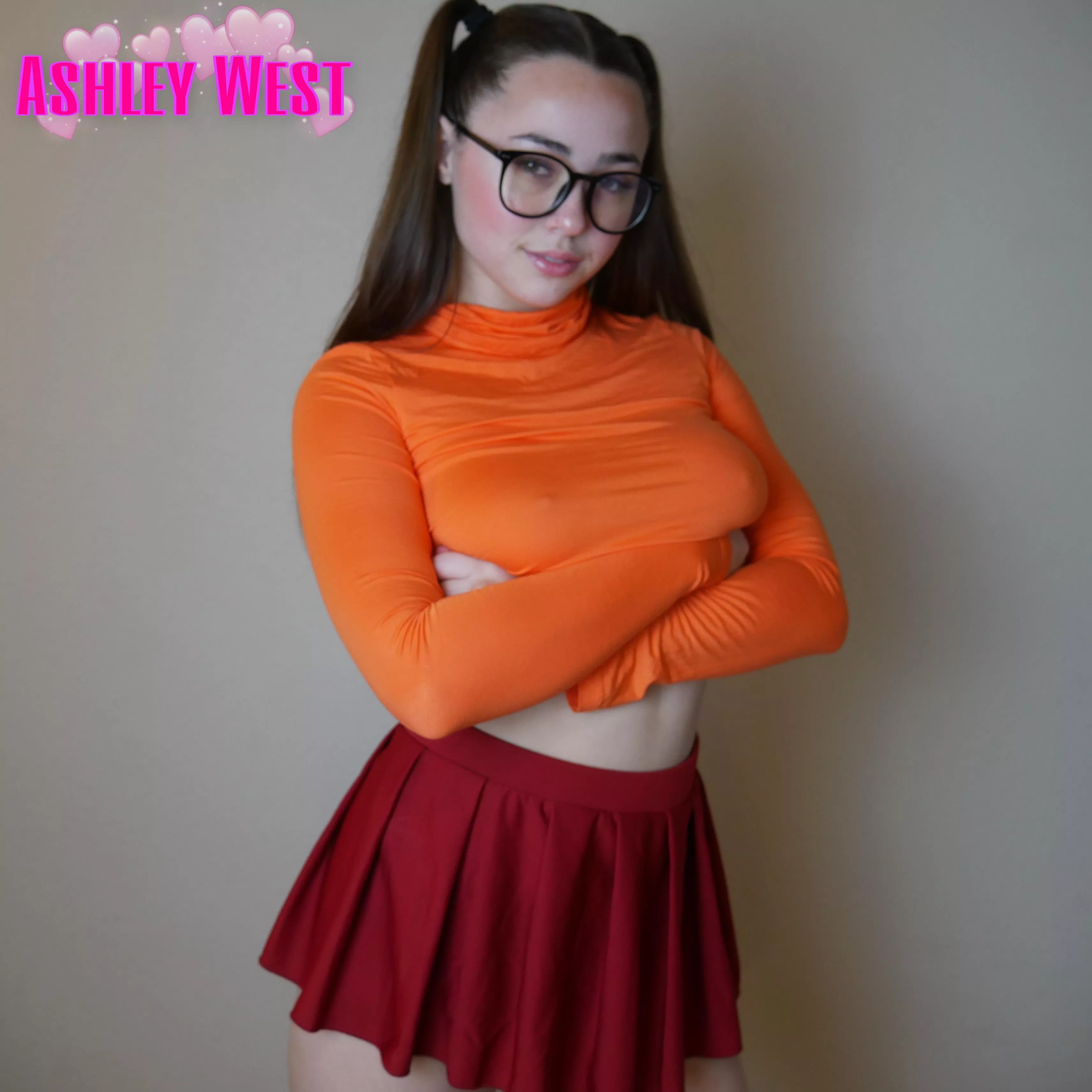 Velma is getting sluttier theses days 🧡 posted by onlyfanscouple69