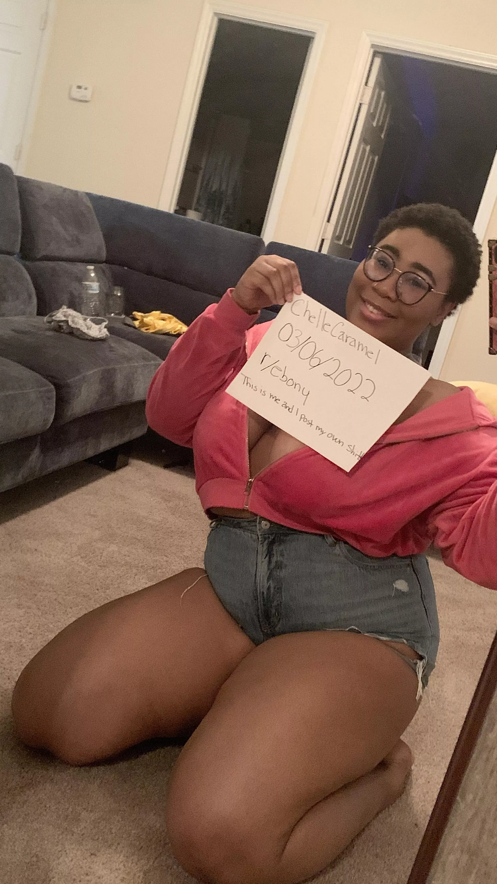 Verification Post posted by chellecaramel