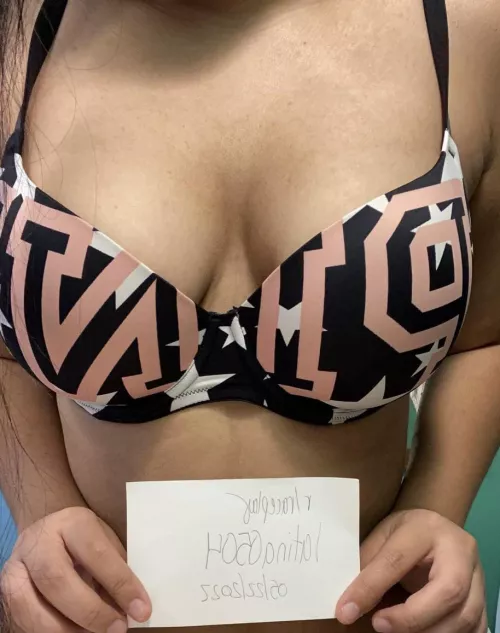 Verification post :) by latina0504
