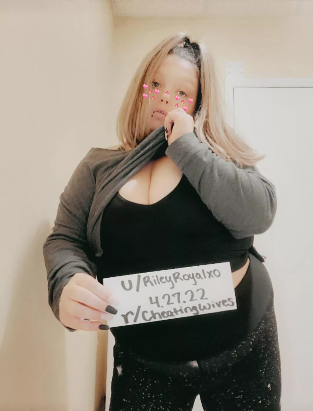 💘 Verify me? 💘 posted by RileyRoyalxo