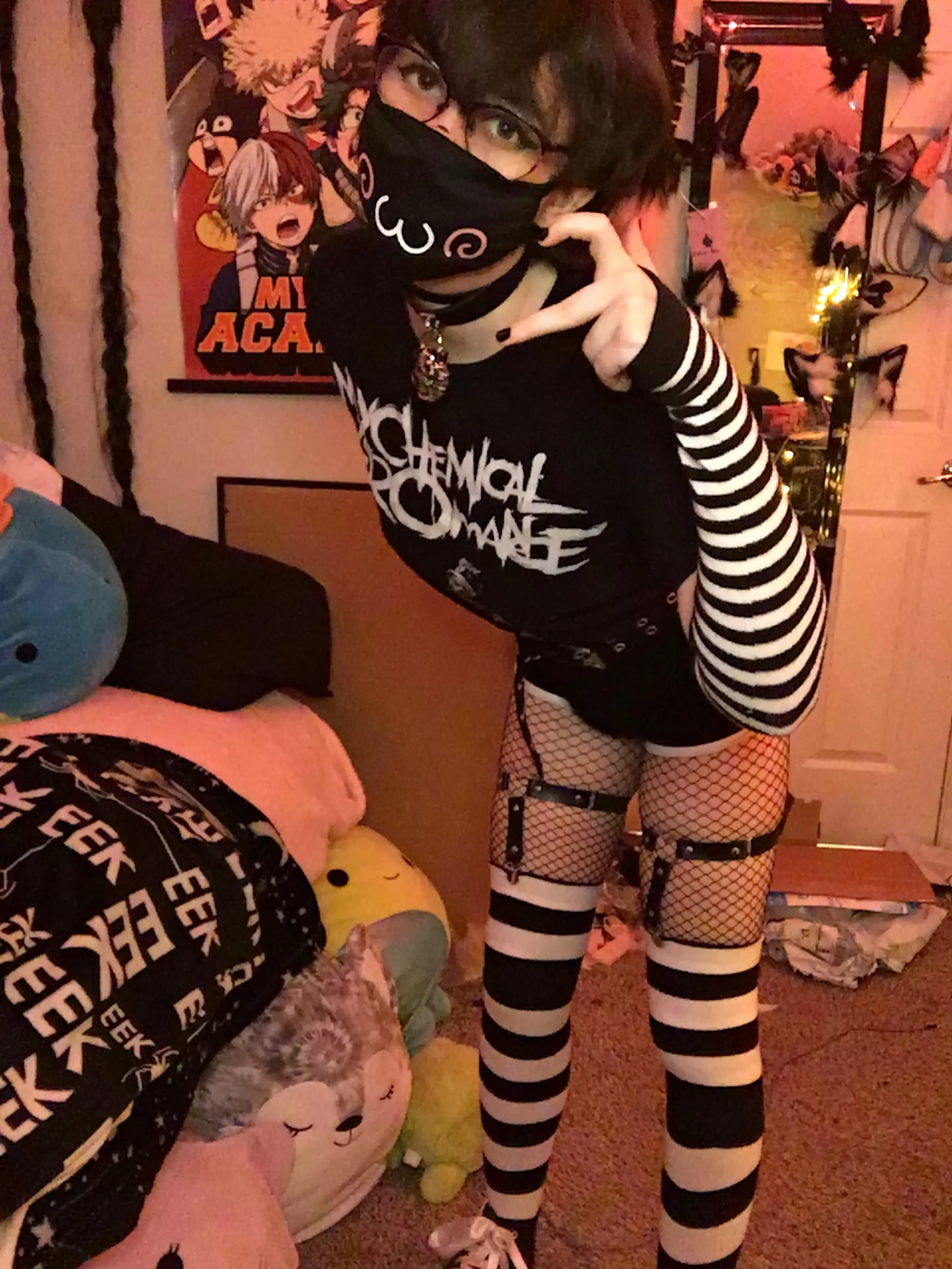 Very cliche emo femboy, but cliches only exist cause they’re good right? @~@ posted by BrokenBunnies