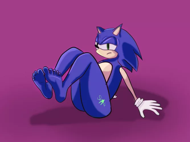 Very quick sketch of Sonic for practice [Artist: StarShade] by Starshadexxx