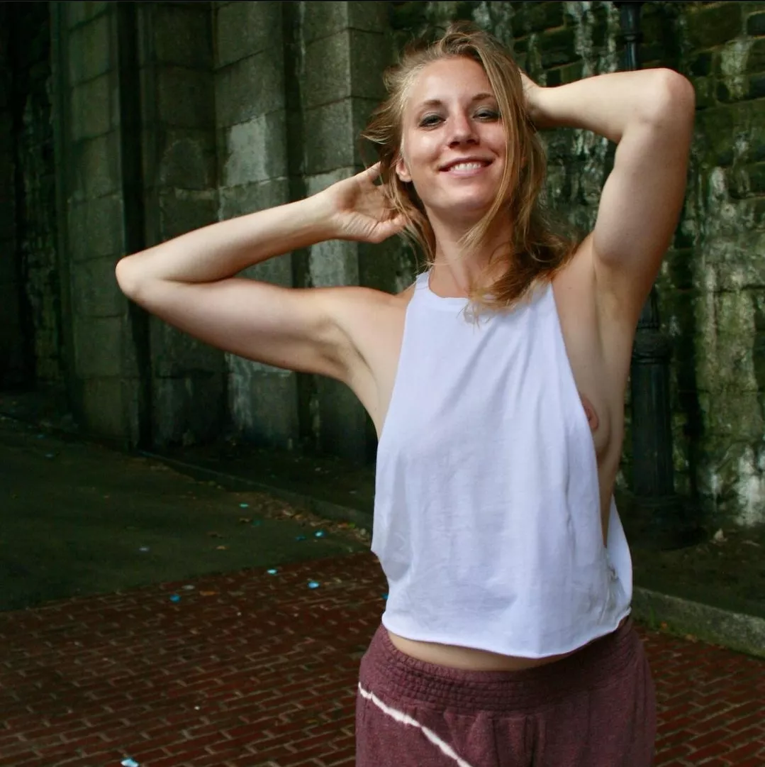 Very sexy! posted by LondonDavis1