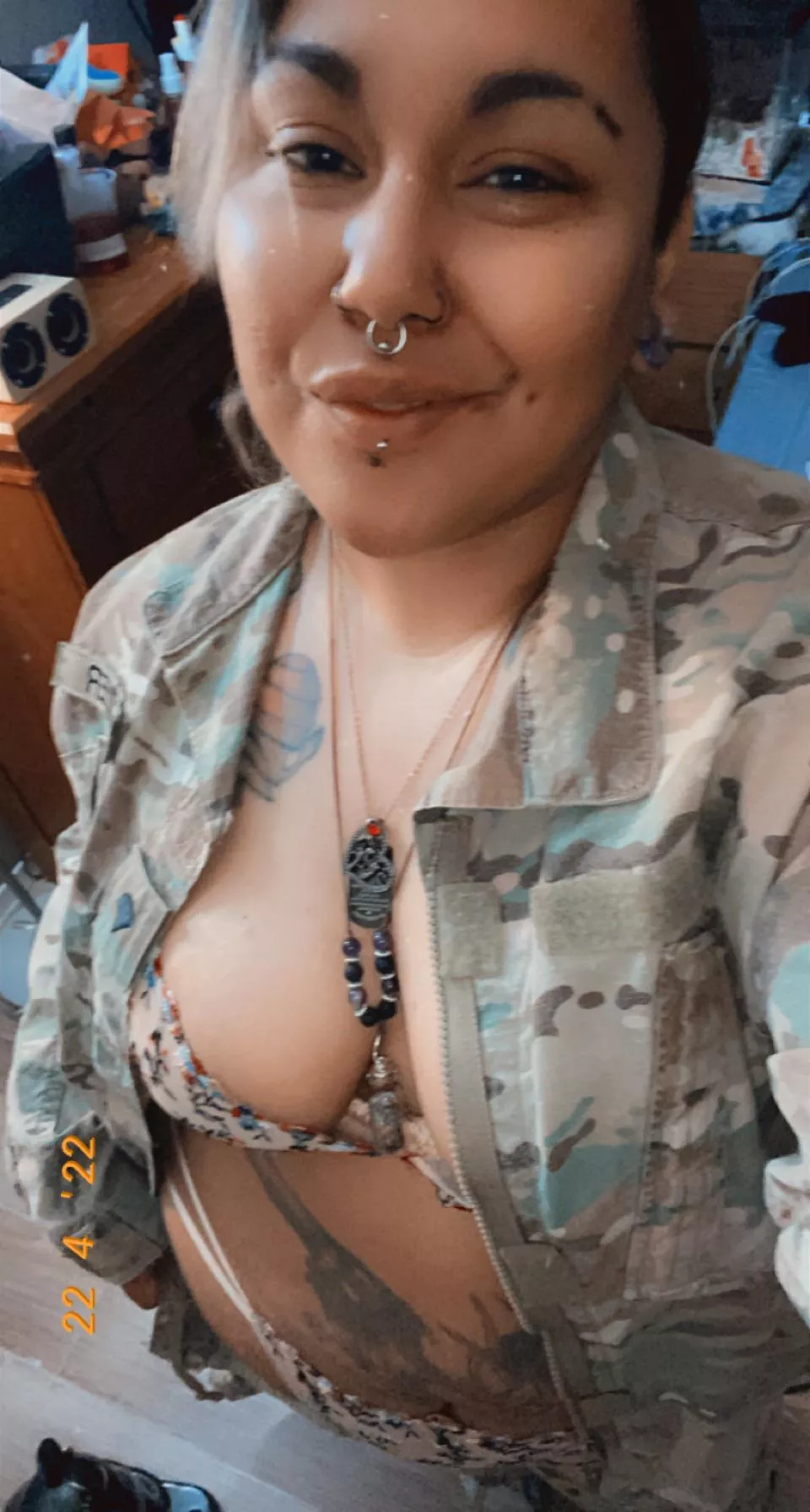 Vet Wife 💋💦 always down to be dirty. posted by MsMisfitTori