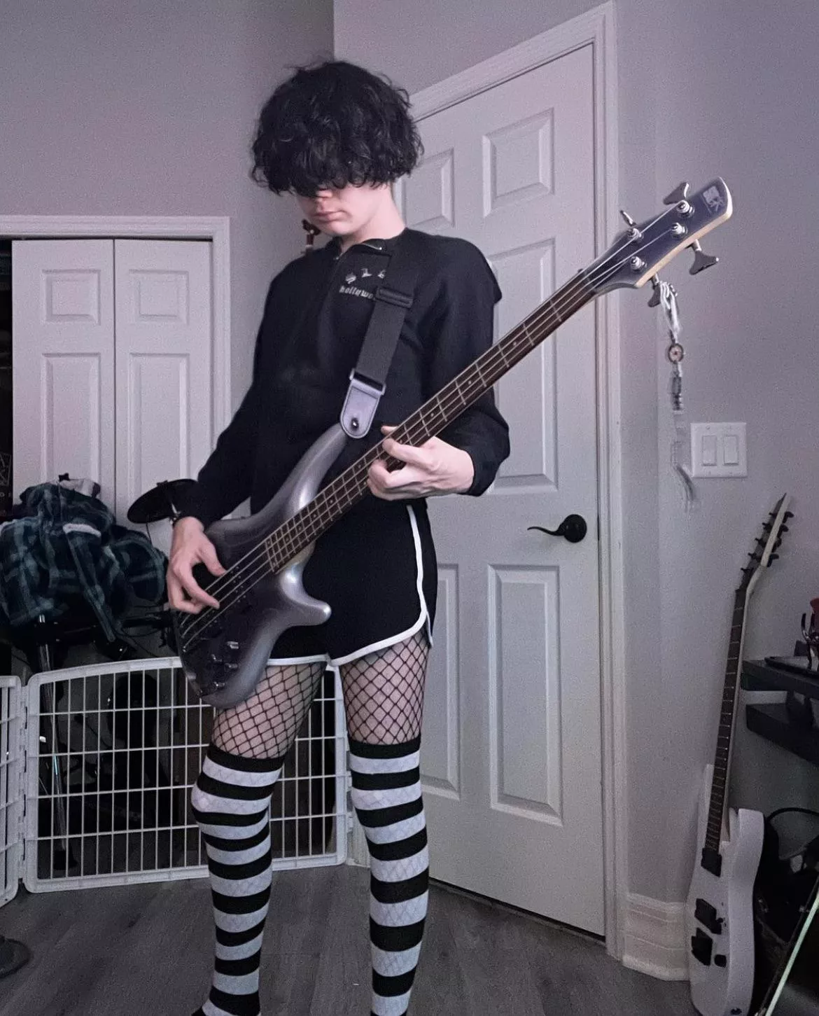 Vibing with my favorite instrument posted by cyberskunkk28