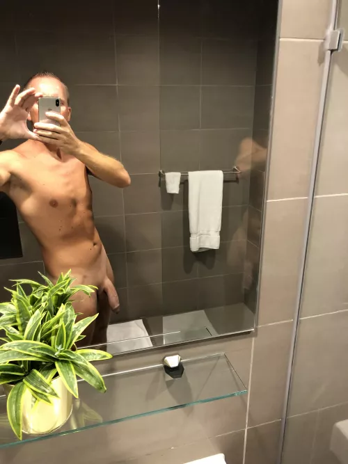 VIP lounge at the airport, time to get naked 😂🙈 by Tomworkout35