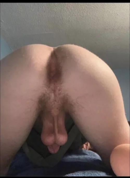 Virgin boy looking for daddy to stretch me out by Gullible-Street8648