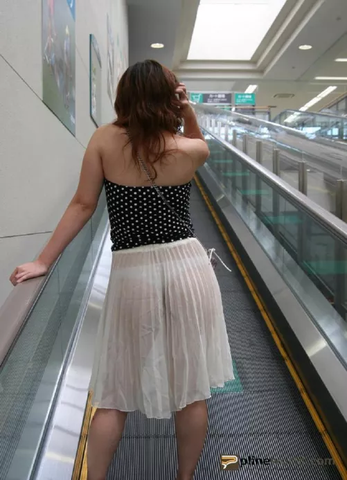 Visible thong.❣?? by wettension