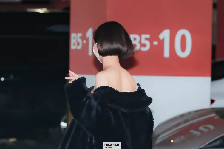 Viviz Eunha's sexy back! by myblindy