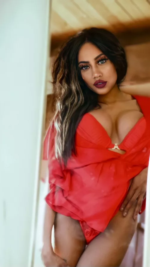 Vixen in red by kalizzie