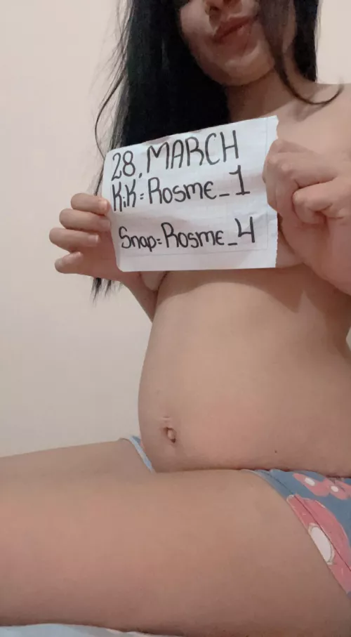 vote for my cute belly 🤰🏻 and write me on my snap or Kik by Rosmey_3