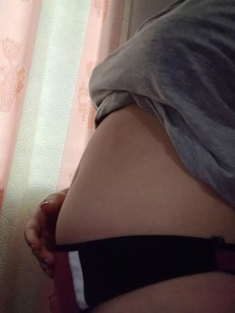 Vote if you love the babies and my belly😍❤️‍🔥 posted by Fabiolaperez1