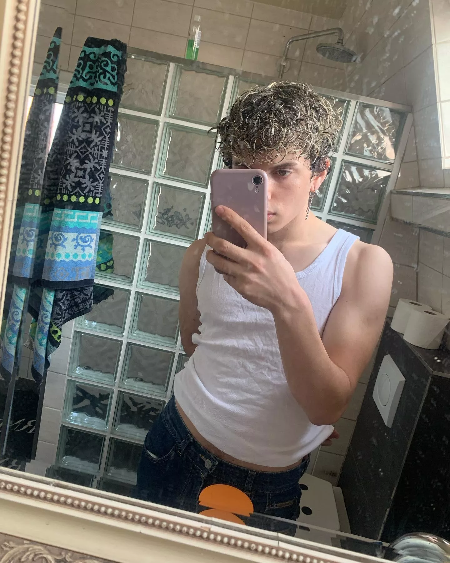 Waddupt gaymers. New in town. posted by yomosenpai