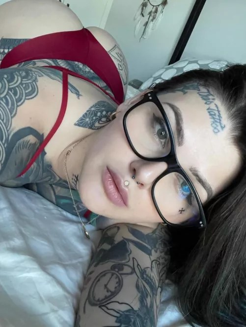 Waiting for my husband like 🙋‍♀️ [image] by naughtyrwife