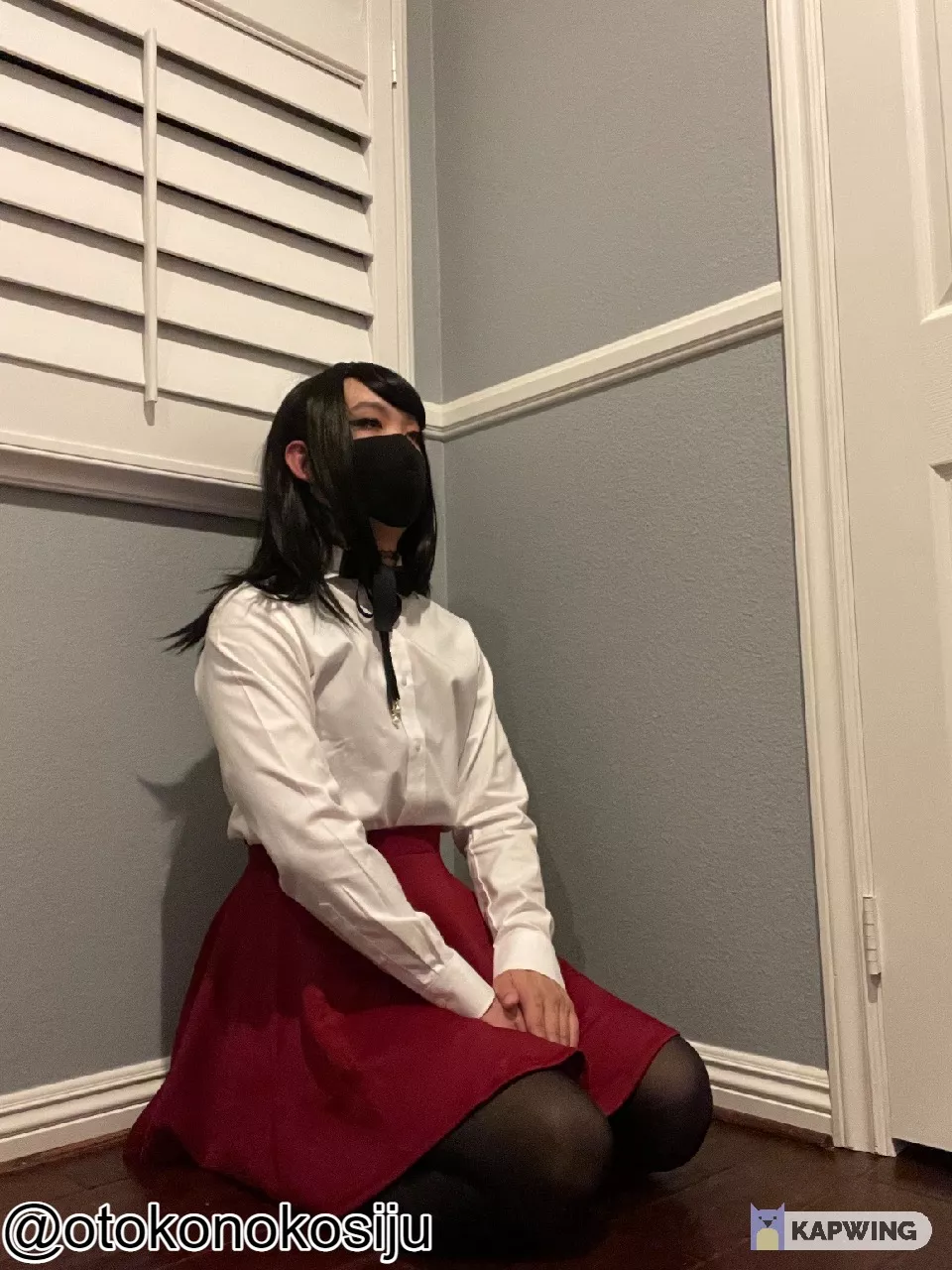 Waiting for someone 🧎‍♀️ posted by OtokonokoSiju