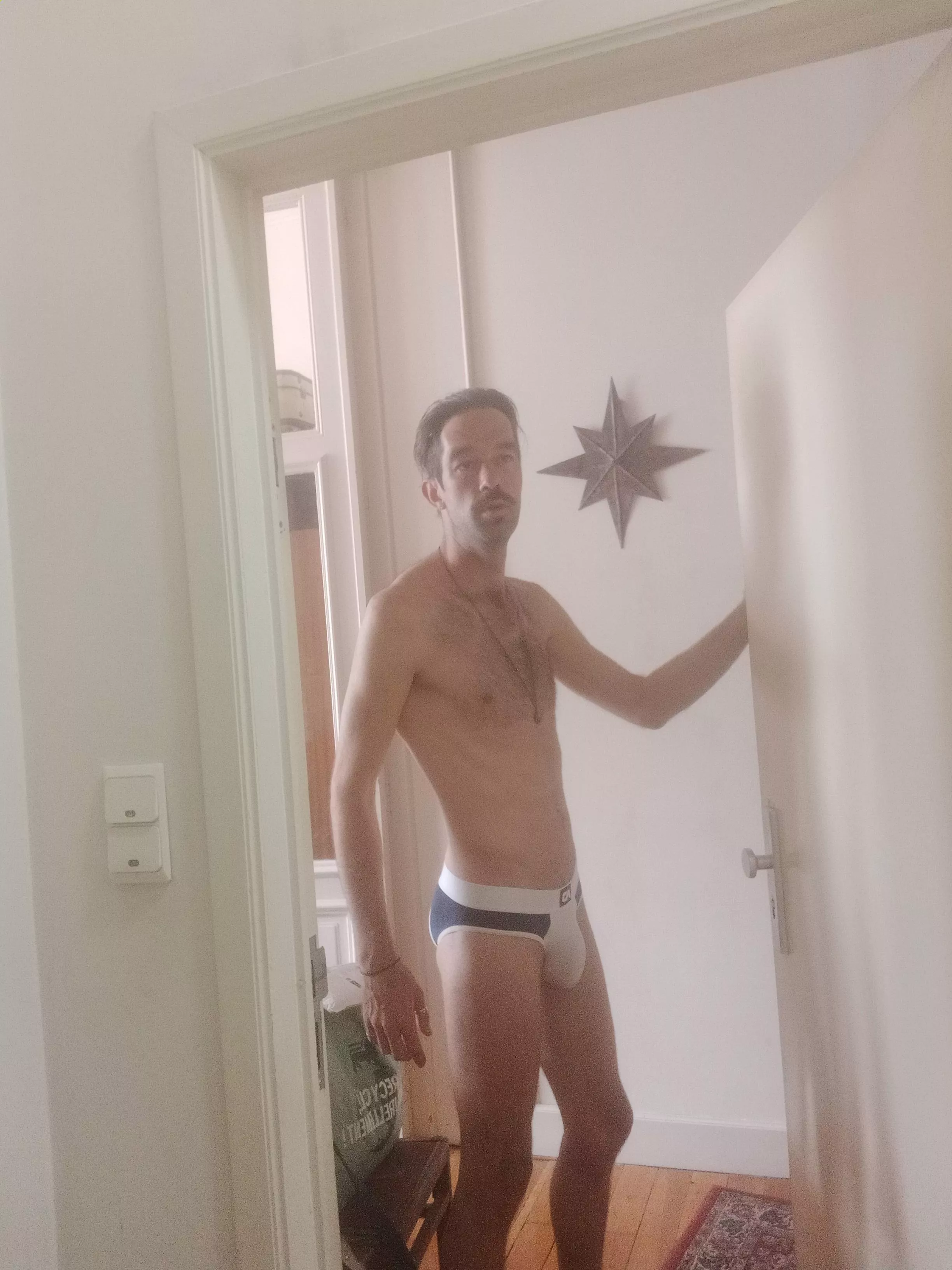 Waiting for the workmen : they should have gave me a better timing. more in comment posted by TheMoonyDandy