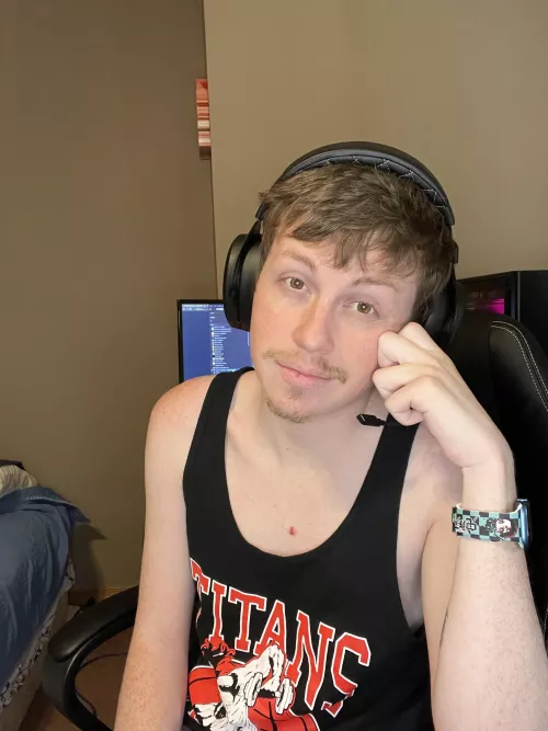 Waiting for v rising to update and stopping by to say I hope y’all are having a good day by sammyy203